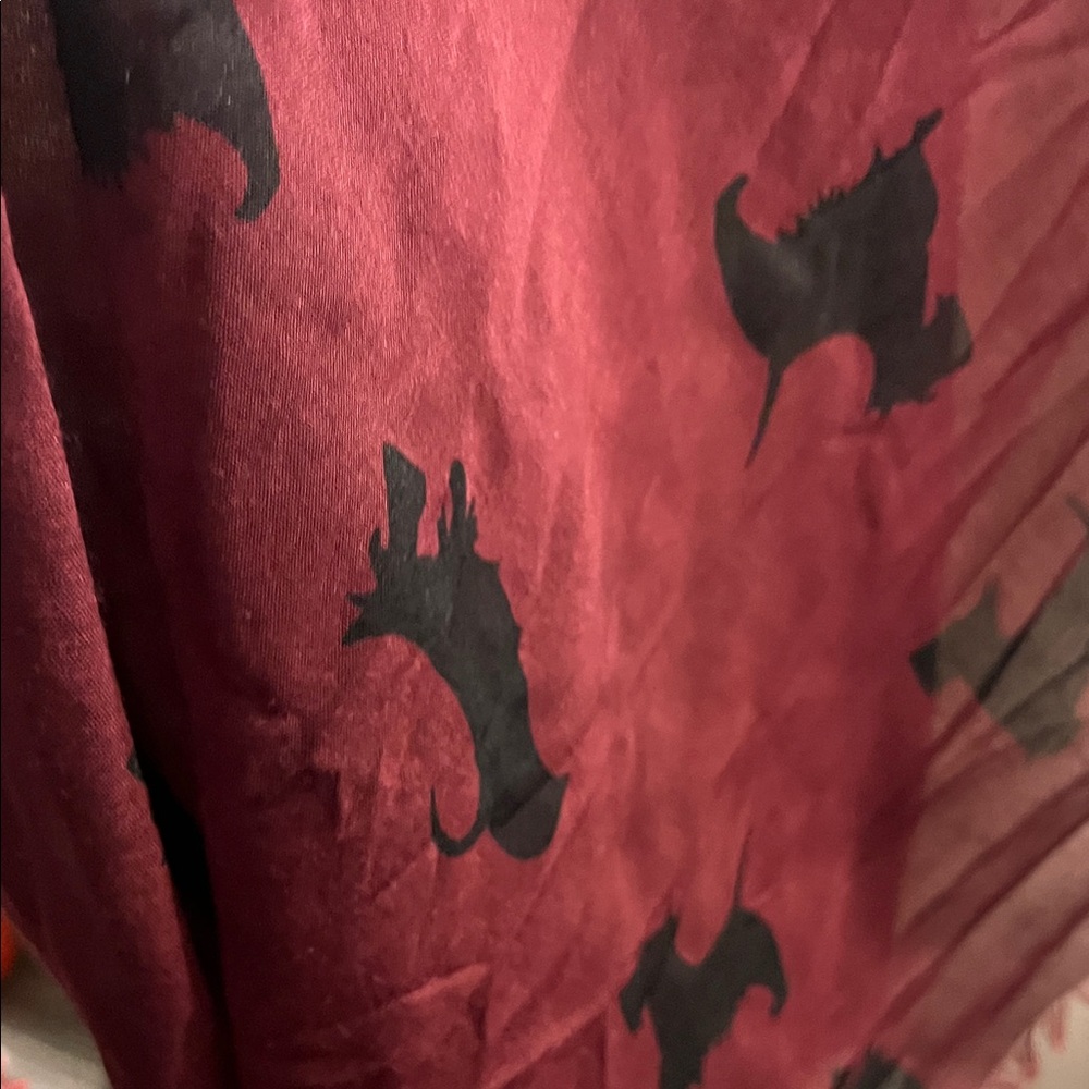 Bass Maroon Scarf with Dark Patterns - Picture 4 of 4